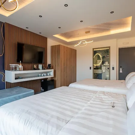 Hotel Greek House 2*