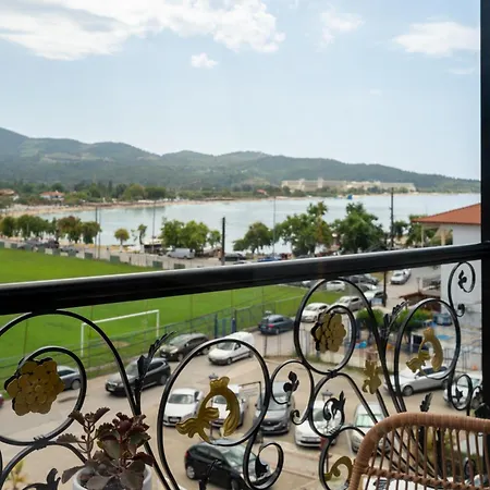 Greek House Hotel Néos Marmarás