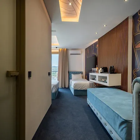 Greek House 2* Neos Marmaras