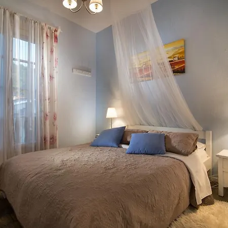 Greek House Neos Marmaras