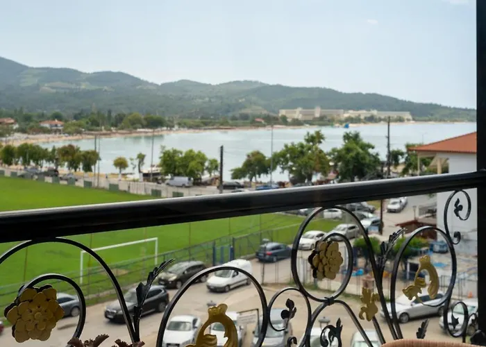 Greek House Otel Neos Marmaras